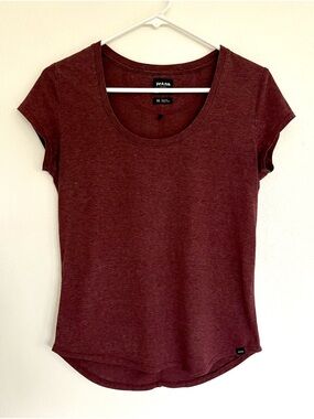 Prana Short Sleeve Scoop Neck Tee in Burgundy Heather